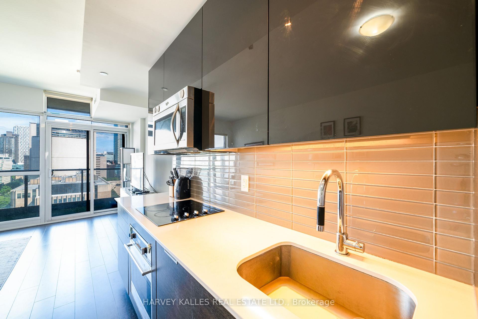 Photo 3 of Unit 1610, 210 Simcoe Street, Toronto, Kensington-Chinatown — HOMEH