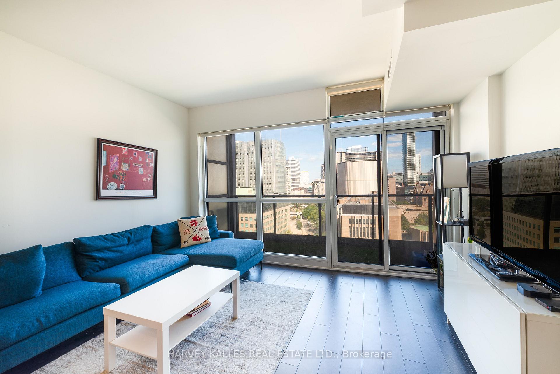 Photo 4 of Unit 1610, 210 Simcoe Street, Toronto, Kensington-Chinatown — HOMEH