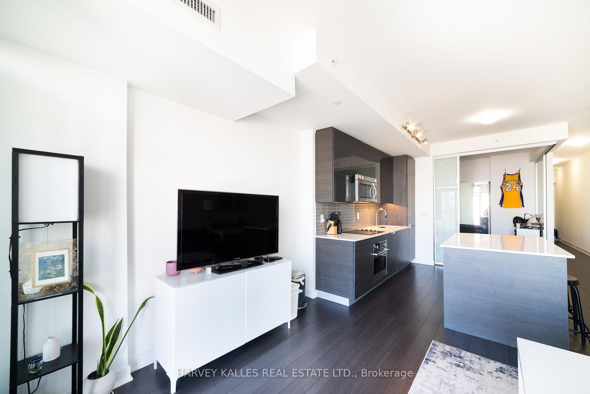 Photo 9 of Unit 1610, 210 Simcoe Street, Toronto, Kensington-Chinatown — HOMEH