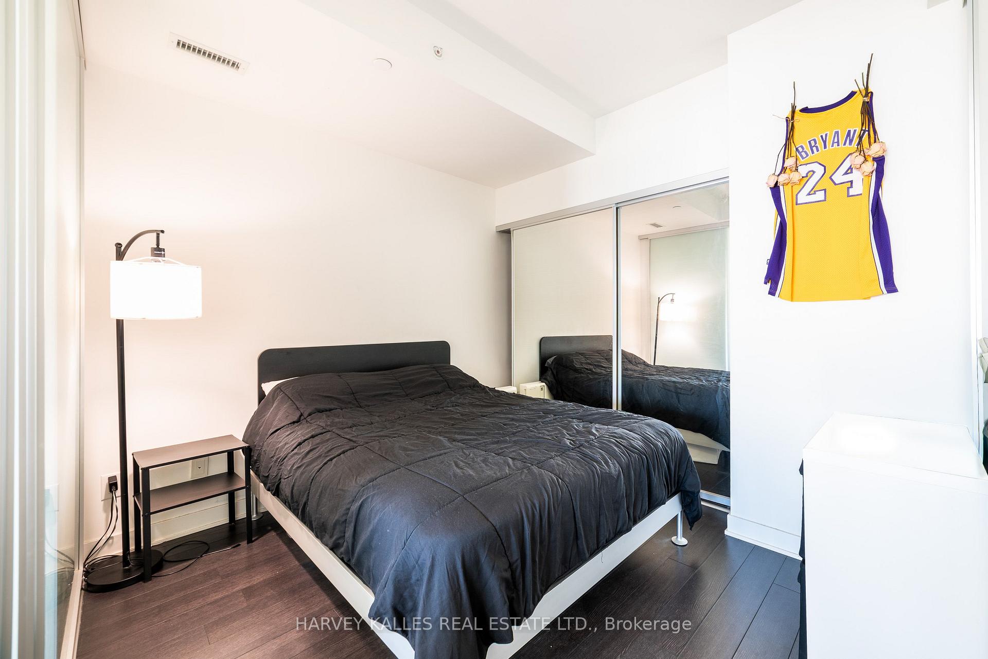 Photo 11 of Unit 1610, 210 Simcoe Street, Toronto, Kensington-Chinatown — HOMEH