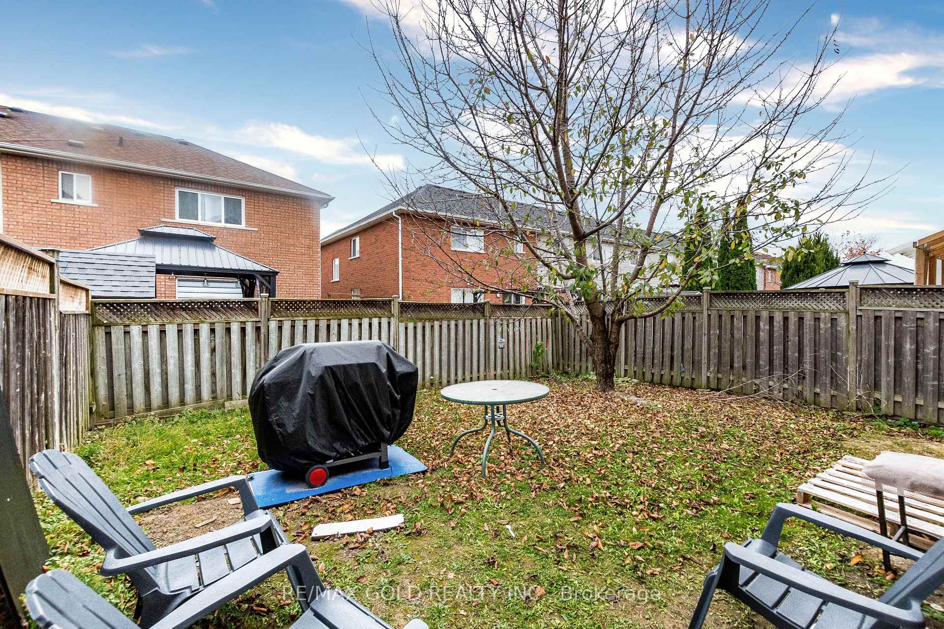 Photo 24 of 28 Pauline Crescent, Brampton, Fletcher's Meadow — HOMEH