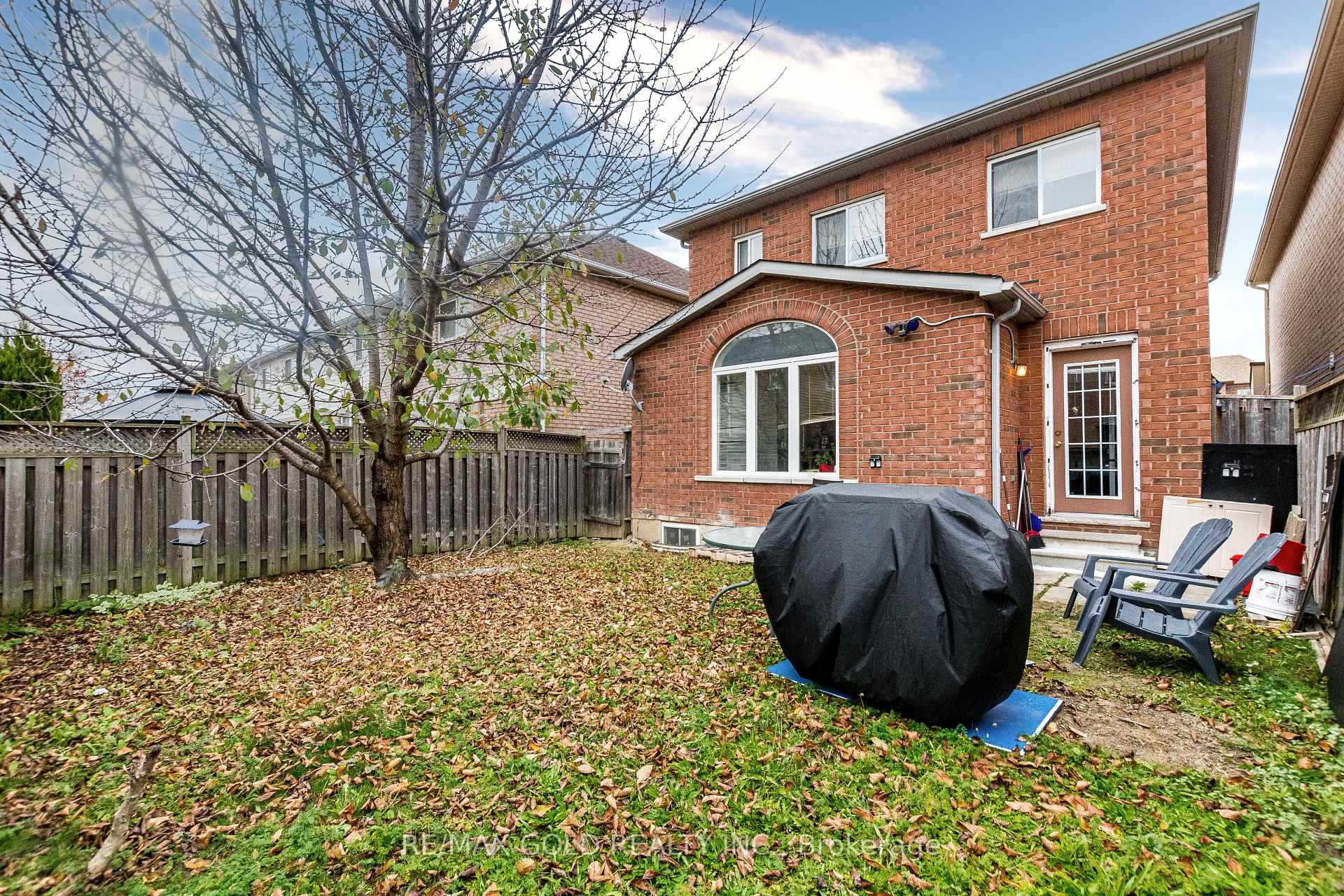 Photo 26 of 28 Pauline Crescent, Brampton, Fletcher's Meadow — HOMEH