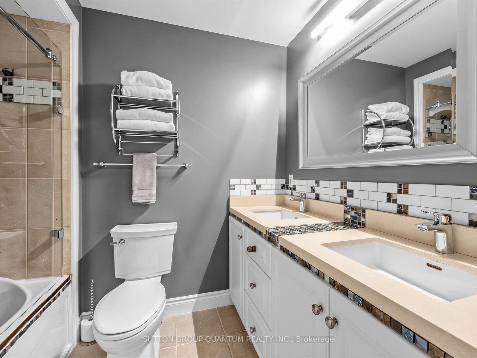 Photo 25 of 236 Randall Street, Oakville, Old Oakville — HOMEH