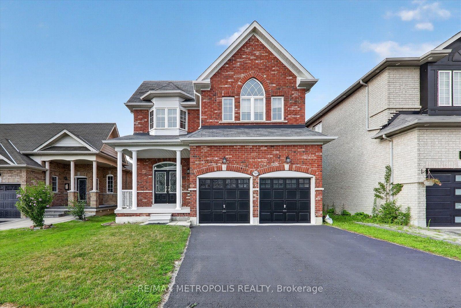 Photo 2 of 749 Black Cherry Drive, Oshawa, Taunton — HOMEH