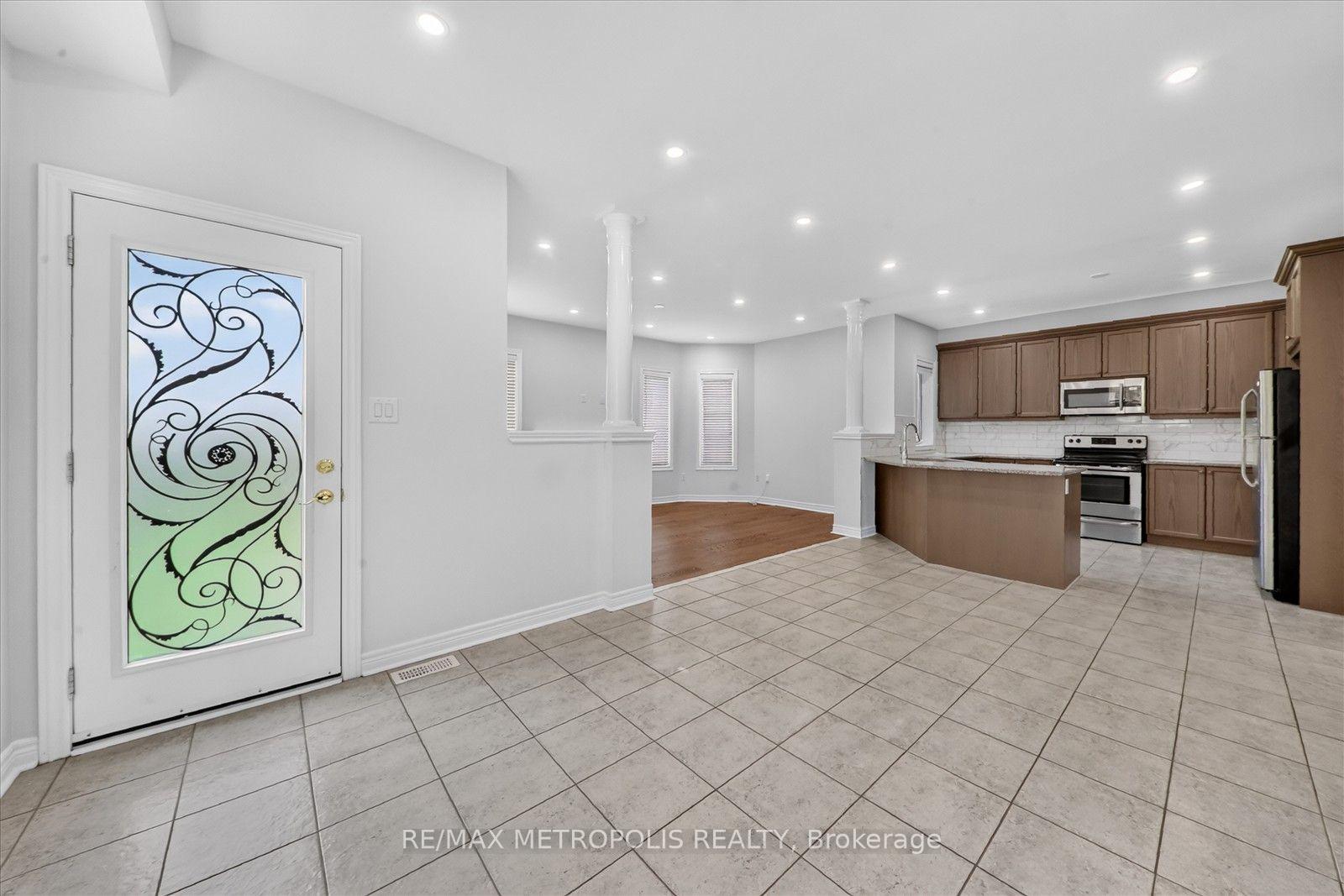 Photo 12 of 749 Black Cherry Drive, Oshawa, Taunton — HOMEH