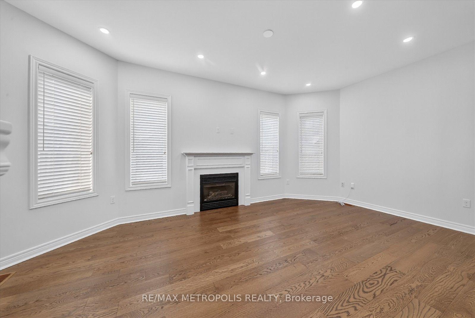 Photo 13 of 749 Black Cherry Drive, Oshawa, Taunton — HOMEH