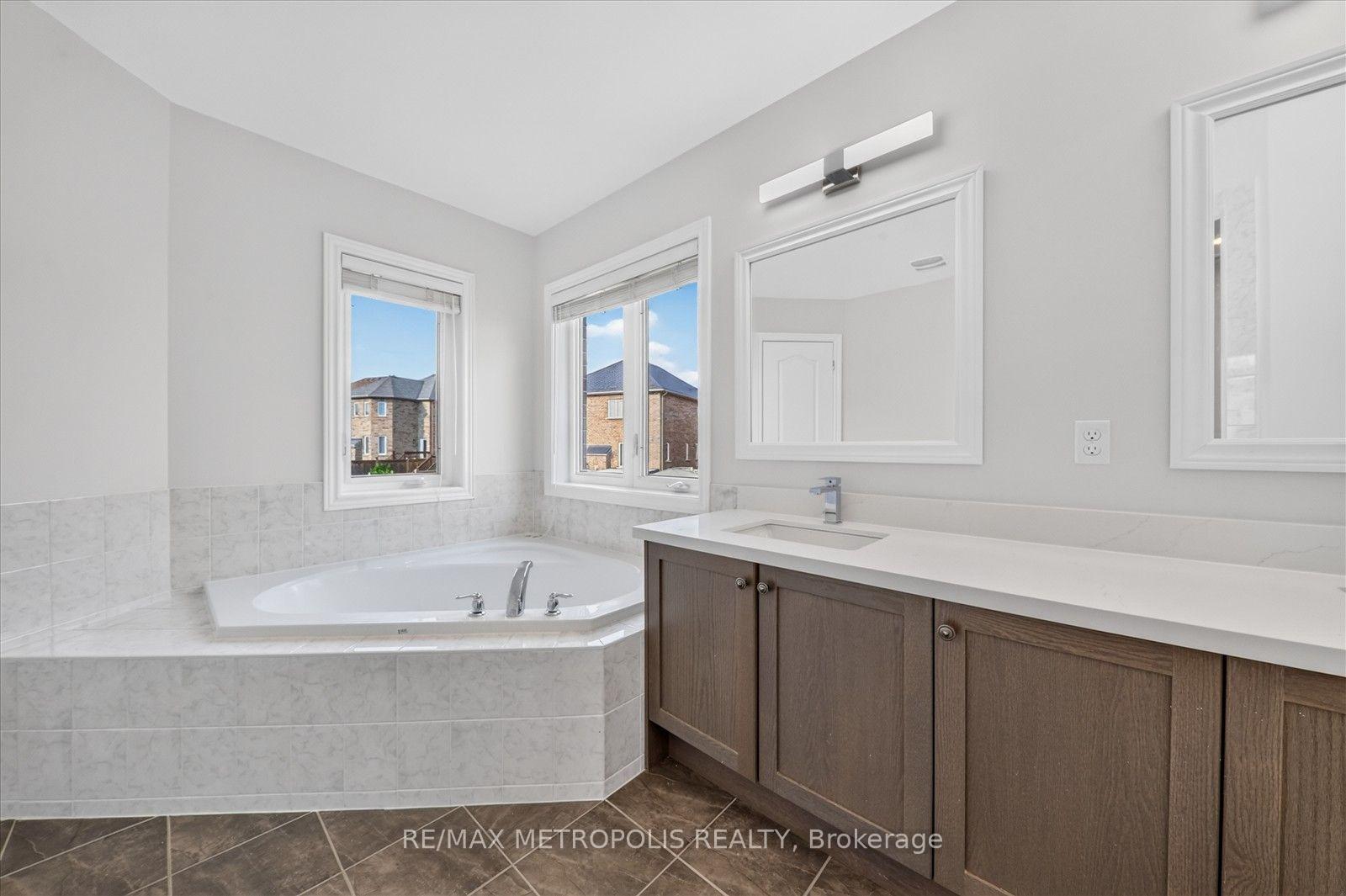 Photo 22 of 749 Black Cherry Drive, Oshawa, Taunton — HOMEH