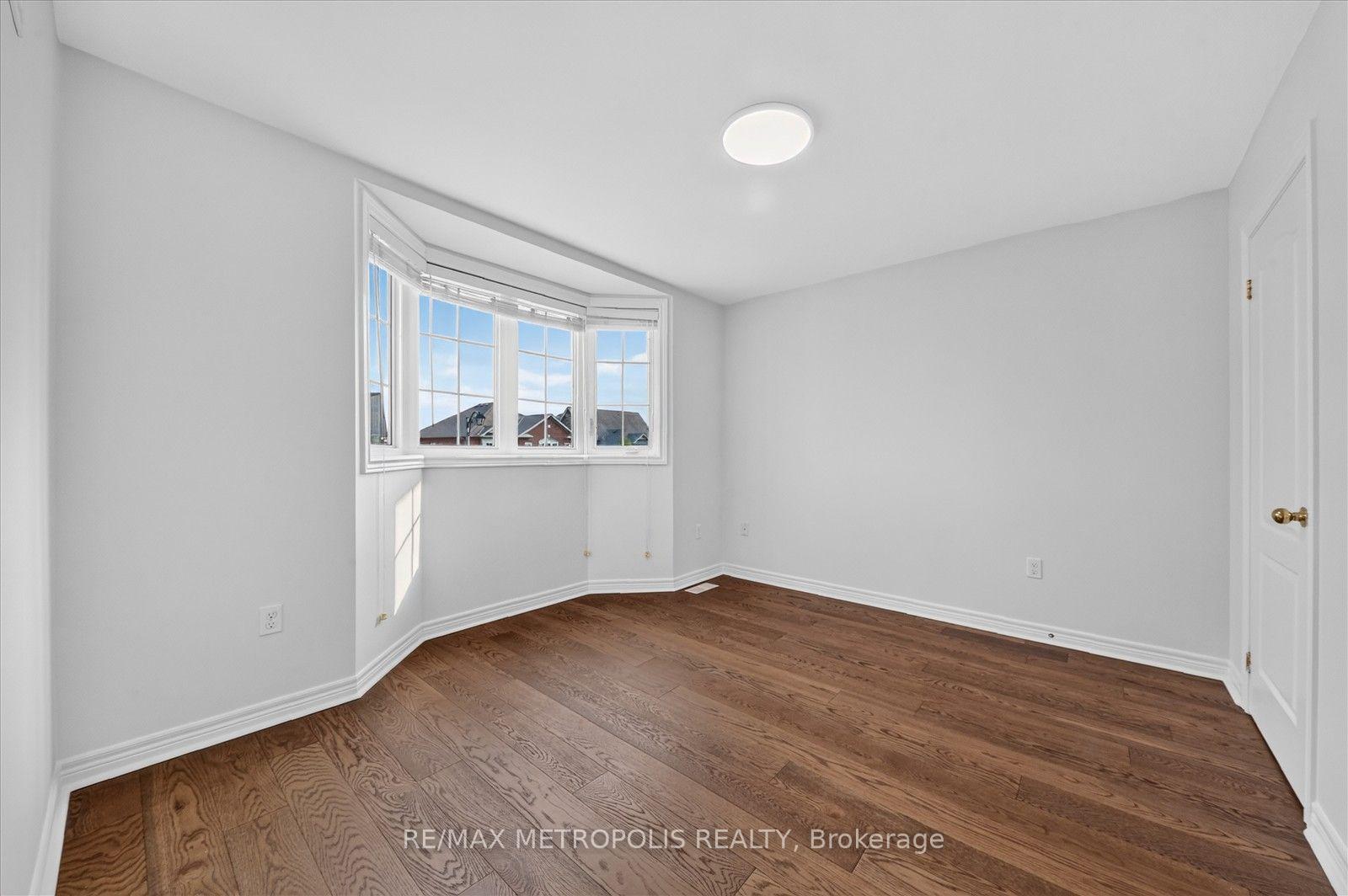 Photo 25 of 749 Black Cherry Drive, Oshawa, Taunton — HOMEH