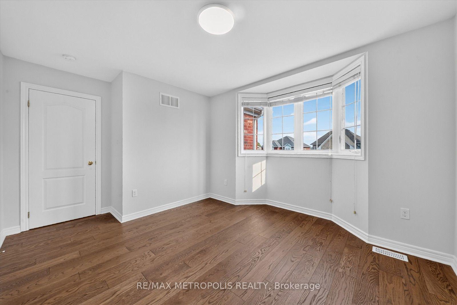 Photo 26 of 749 Black Cherry Drive, Oshawa, Taunton — HOMEH
