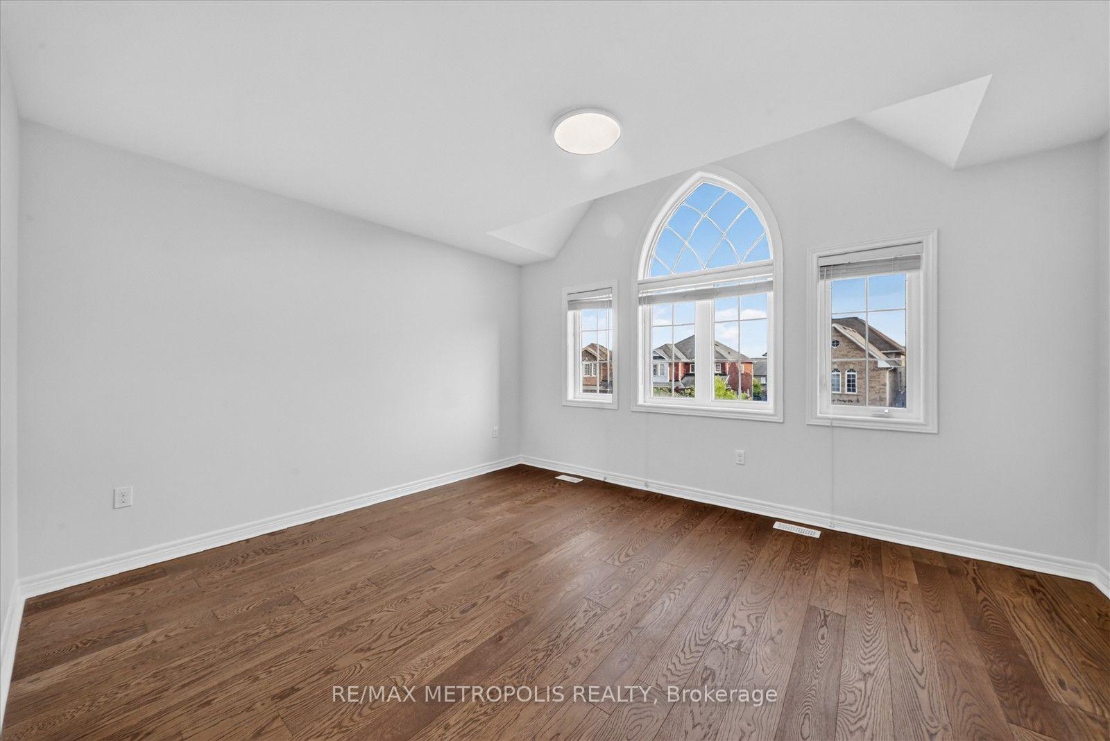 Photo 27 of 749 Black Cherry Drive, Oshawa, Taunton — HOMEH