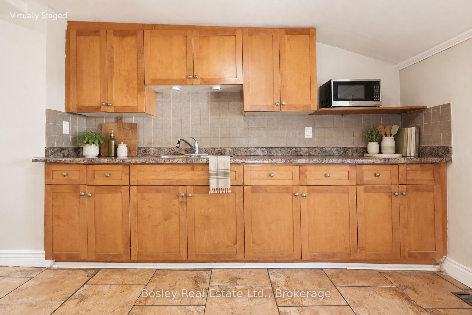 Photo 11 of 86 Alice Street, Guelph, St. Patrick's Ward — HOMEH