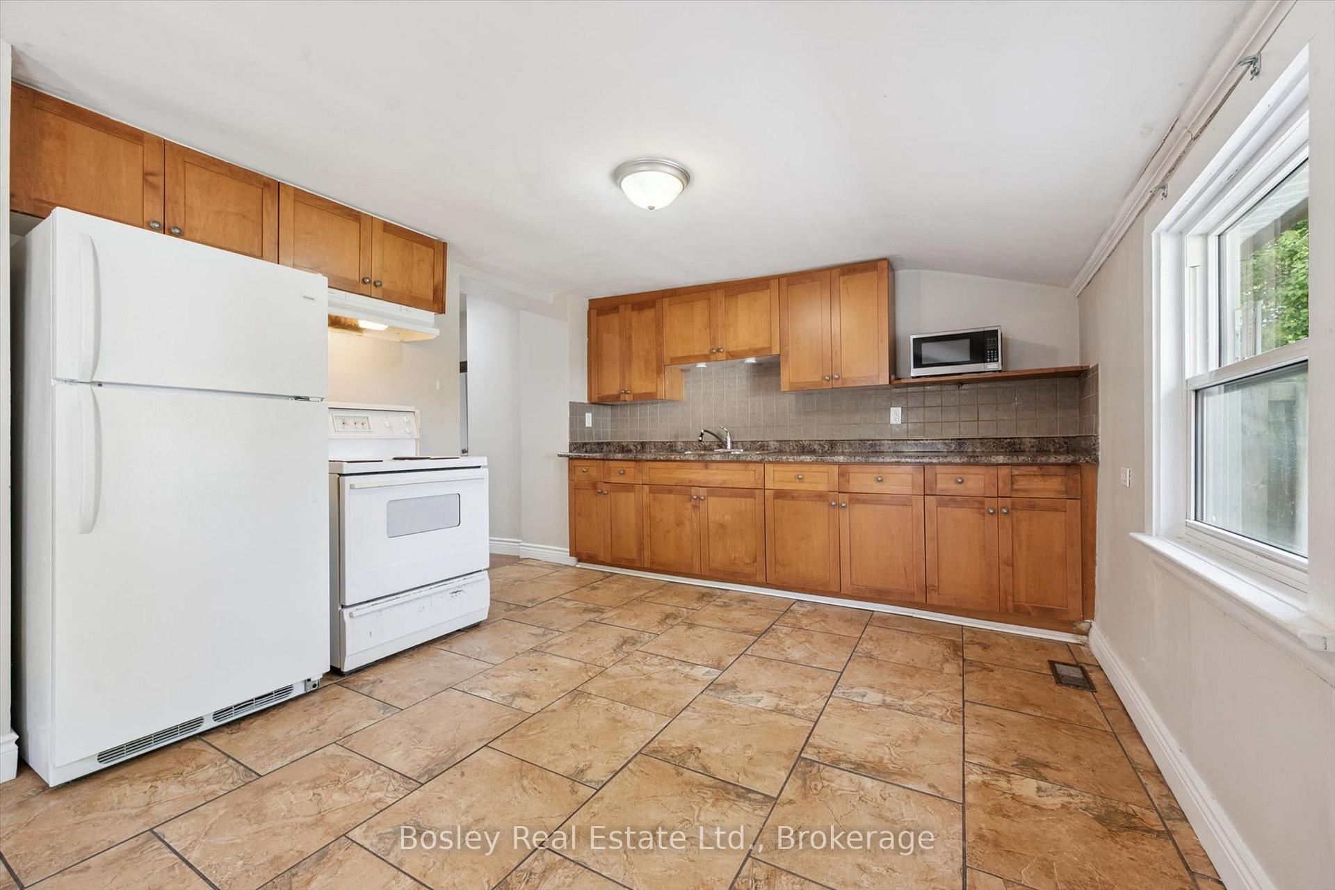 Photo 19 of 86 Alice Street, Guelph, St. Patrick's Ward — HOMEH