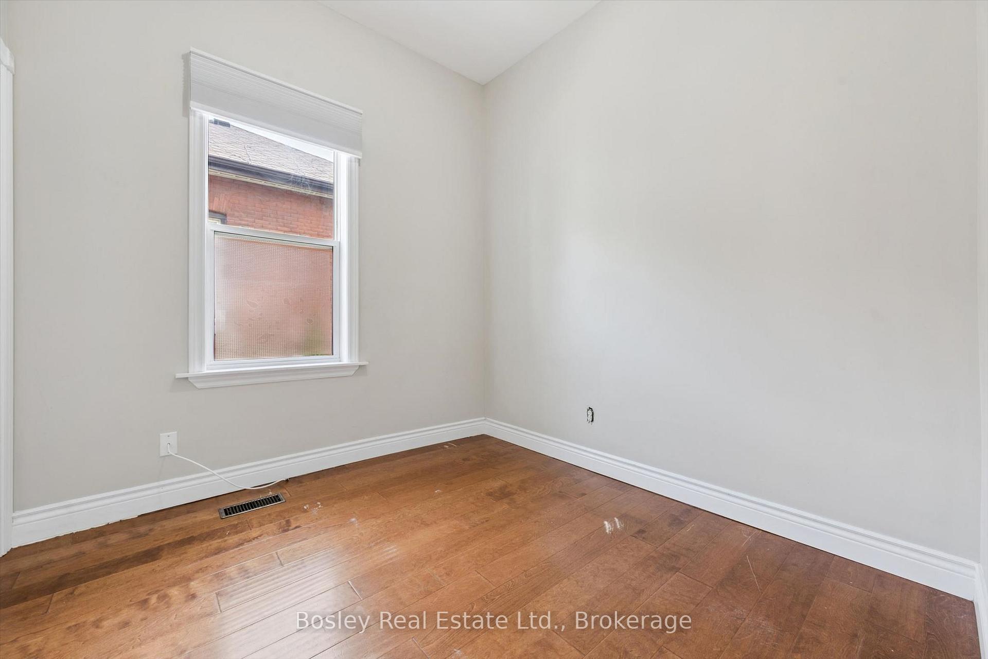 Photo 23 of 86 Alice Street, Guelph, St. Patrick's Ward — HOMEH