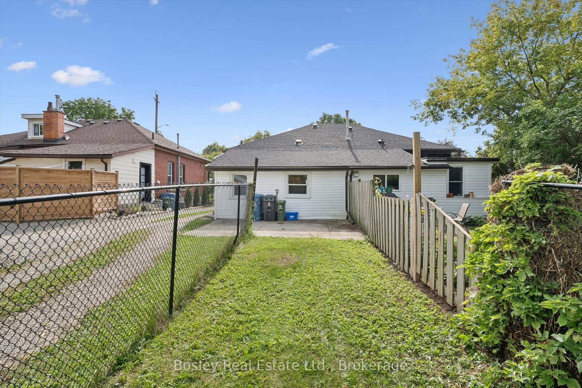 Photo 33 of 86 Alice Street, Guelph, St. Patrick's Ward — HOMEH