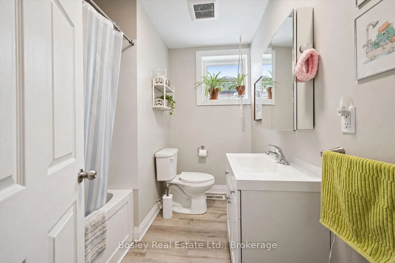 Photo 52 of 86 Alice Street, Guelph, St. Patrick's Ward — HOMEH