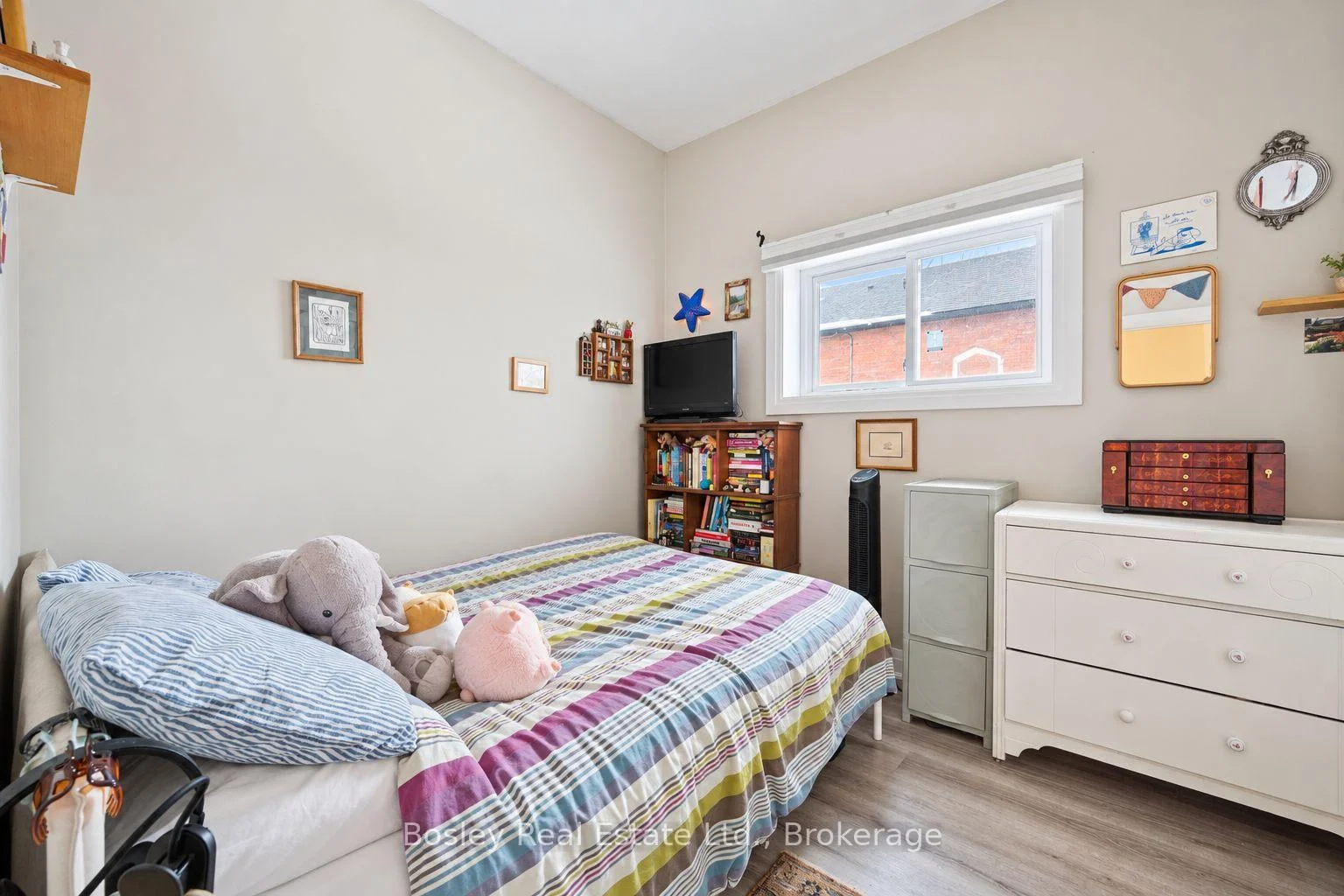 Photo 54 of 86 Alice Street, Guelph, St. Patrick's Ward — HOMEH