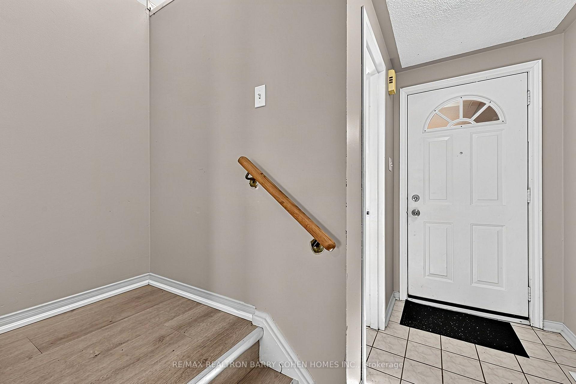 Photo 3 of 43 Black Cherry Crescent, Barrie, Holly — HOMEH