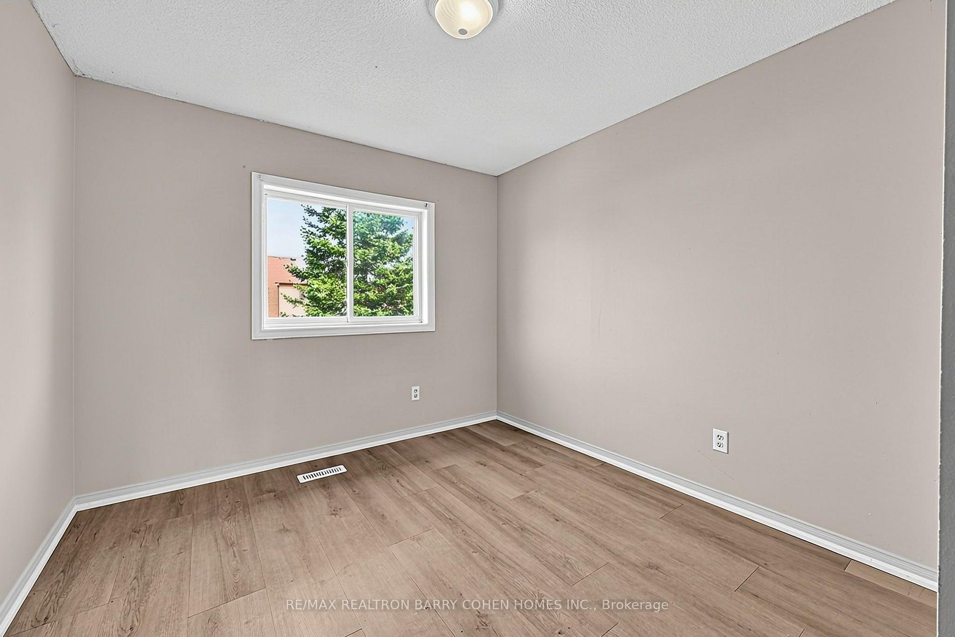 Photo 16 of 43 Black Cherry Crescent, Barrie, Holly — HOMEH