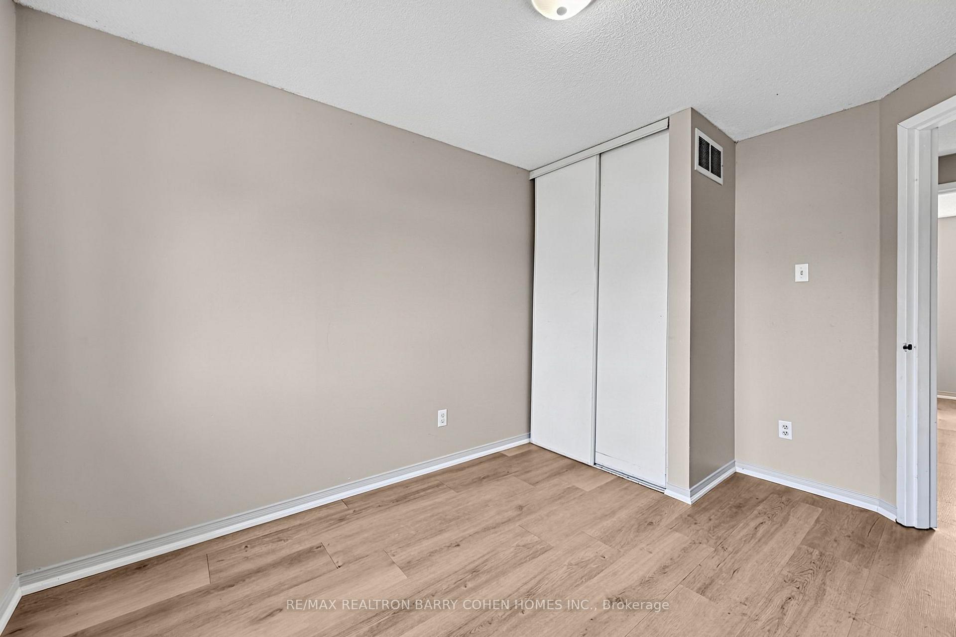 Photo 17 of 43 Black Cherry Crescent, Barrie, Holly — HOMEH