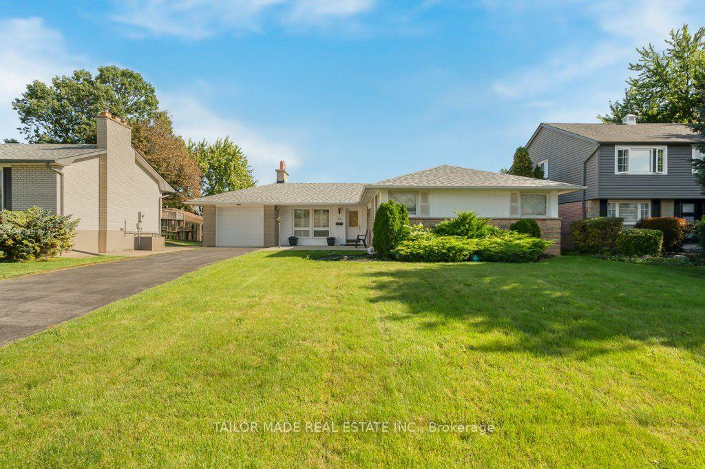 Photo 1 of 22 Greystone Crescent, Brampton, Brampton South — HOMEH