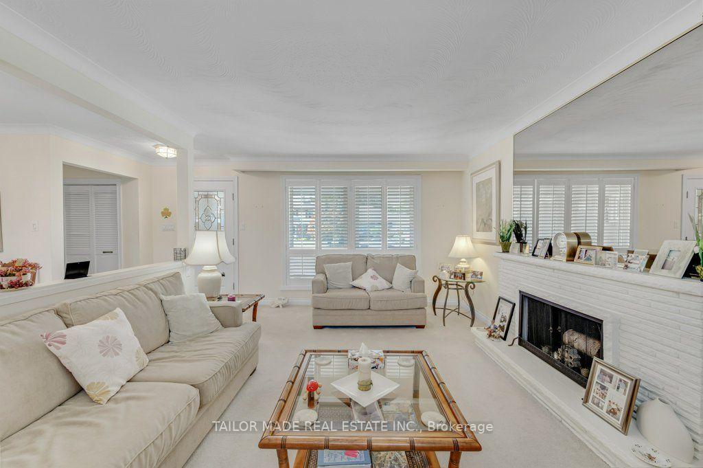Photo 6 of 22 Greystone Crescent, Brampton, Brampton South — HOMEH