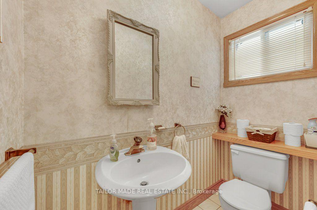 Photo 18 of 22 Greystone Crescent, Brampton, Brampton South — HOMEH