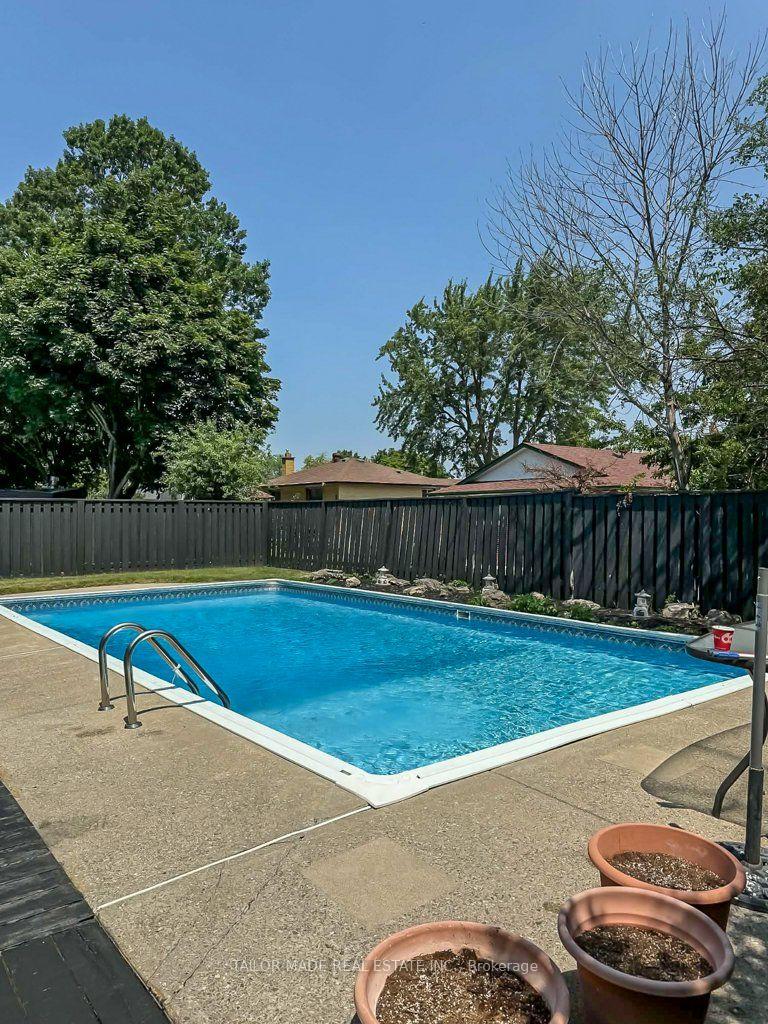 Photo 36 of 22 Greystone Crescent, Brampton, Brampton South — HOMEH