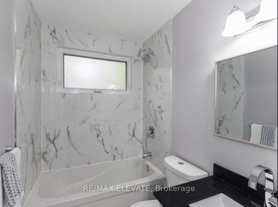 Photo 12 of 302 Demaine Crescent, Richmond Hill, Crosby — HOMEH