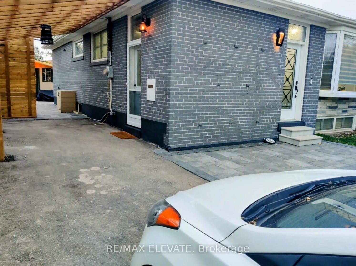 Photo 14 of 302 Demaine Crescent, Richmond Hill, Crosby — HOMEH