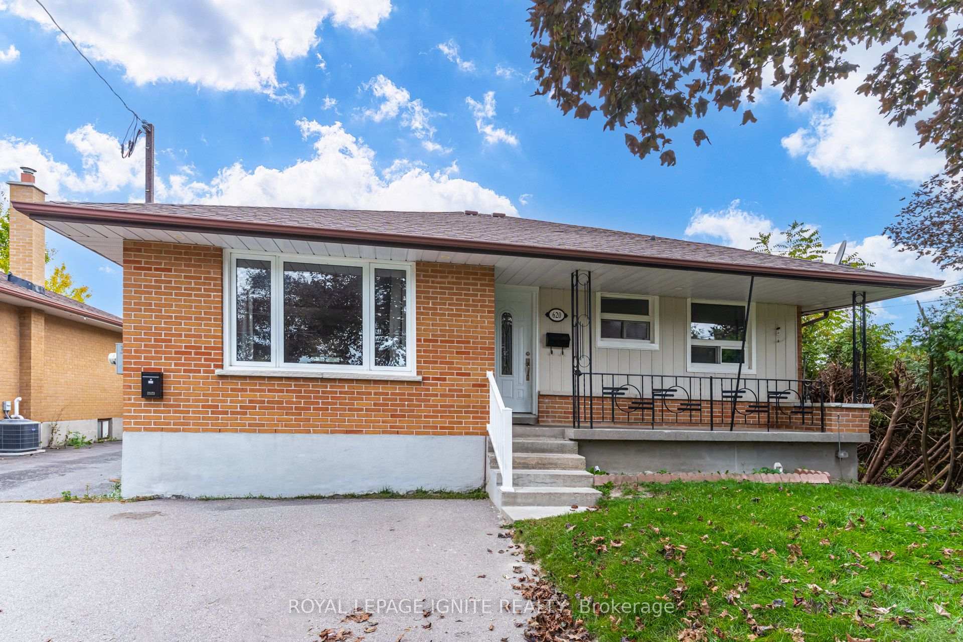 Photo 2 of 620 Central Park Boulevard N, Oshawa, O'Neill — HOMEH