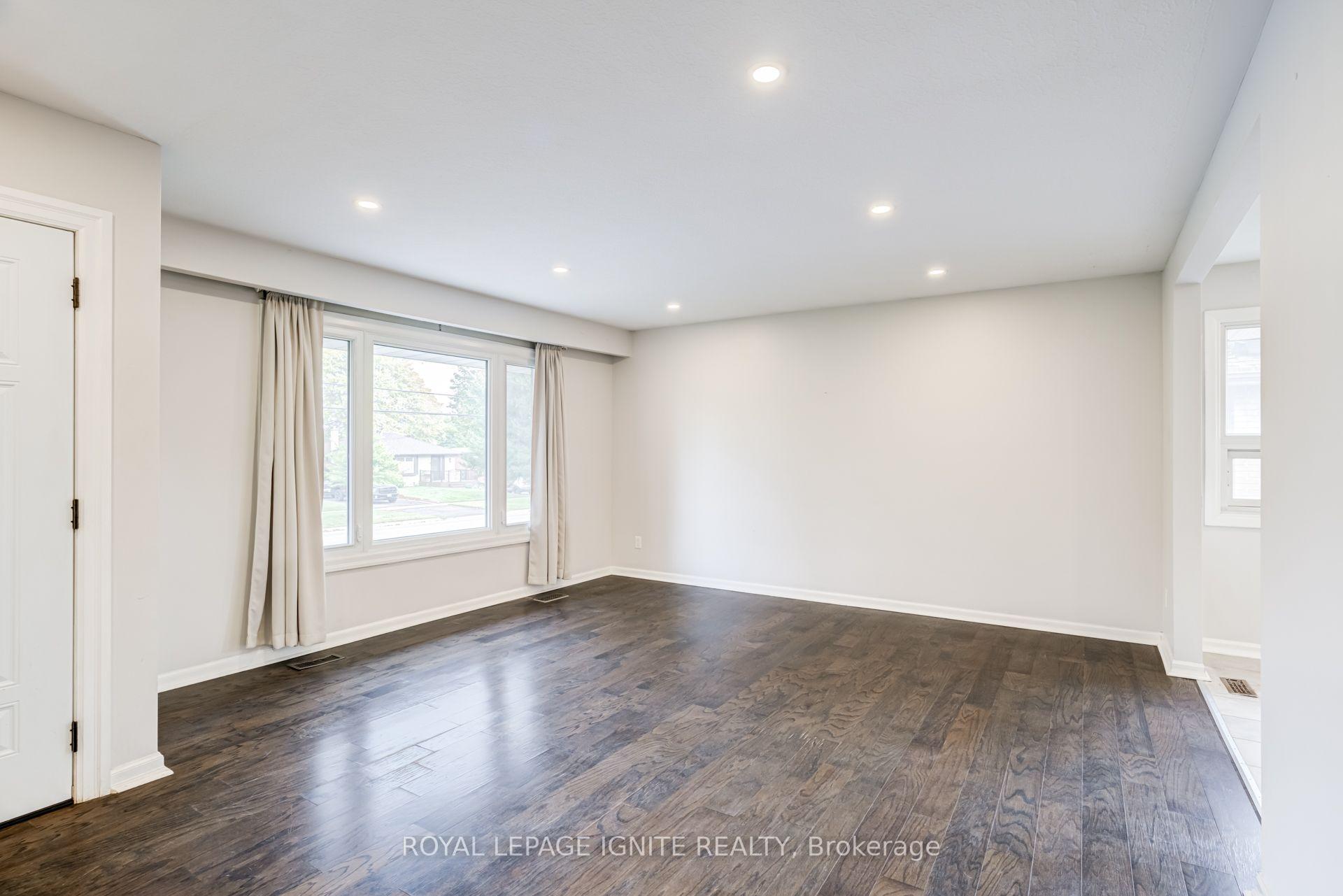 Photo 11 of 620 Central Park Boulevard N, Oshawa, O'Neill — HOMEH