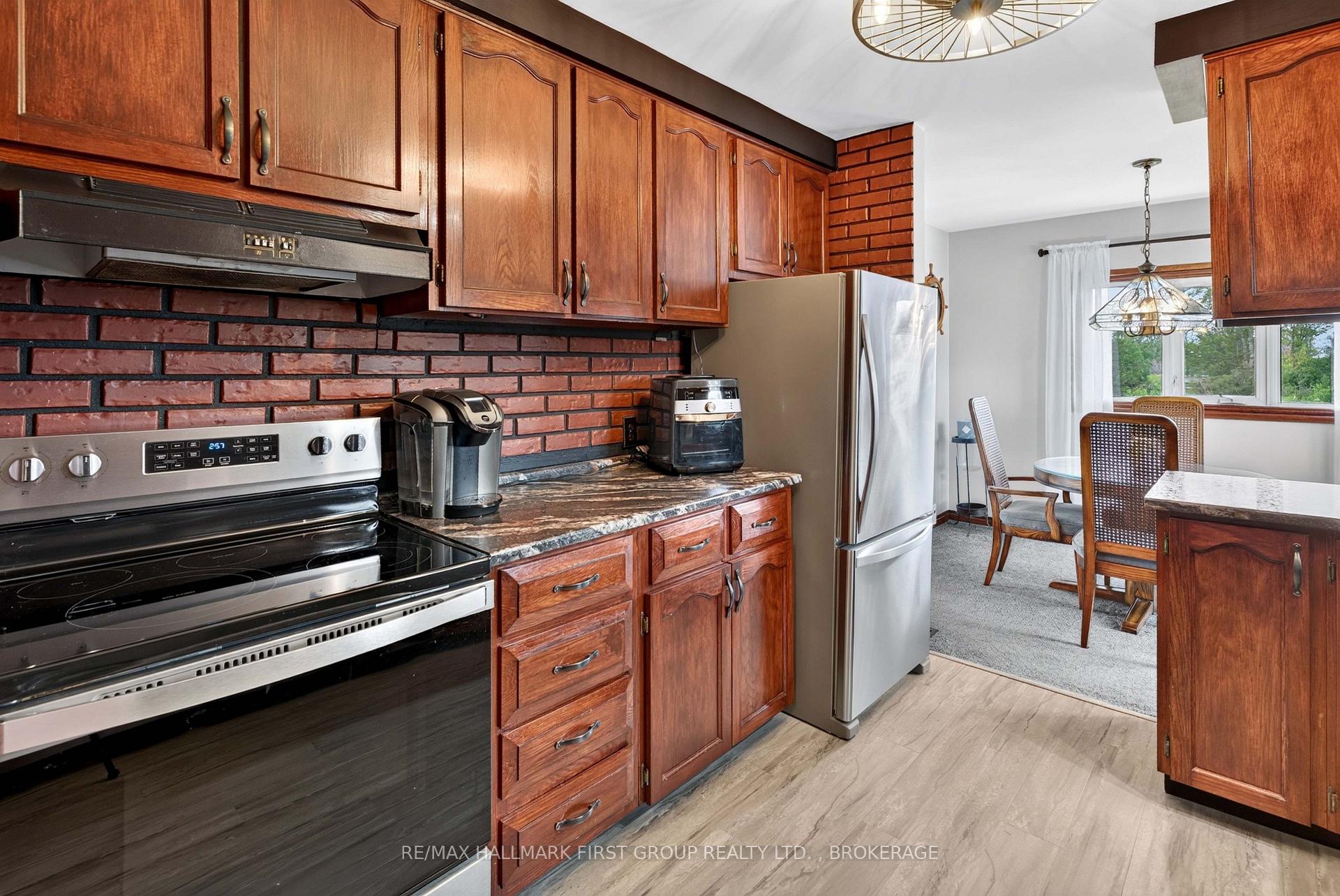 Photo 12 of 907 Millhaven Road, Loyalist, Lennox and Addington - South — HOMEH