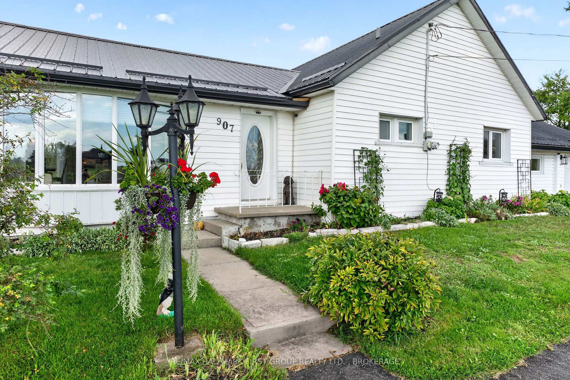Photo 33 of 907 Millhaven Road, Loyalist, Lennox and Addington - South — HOMEH