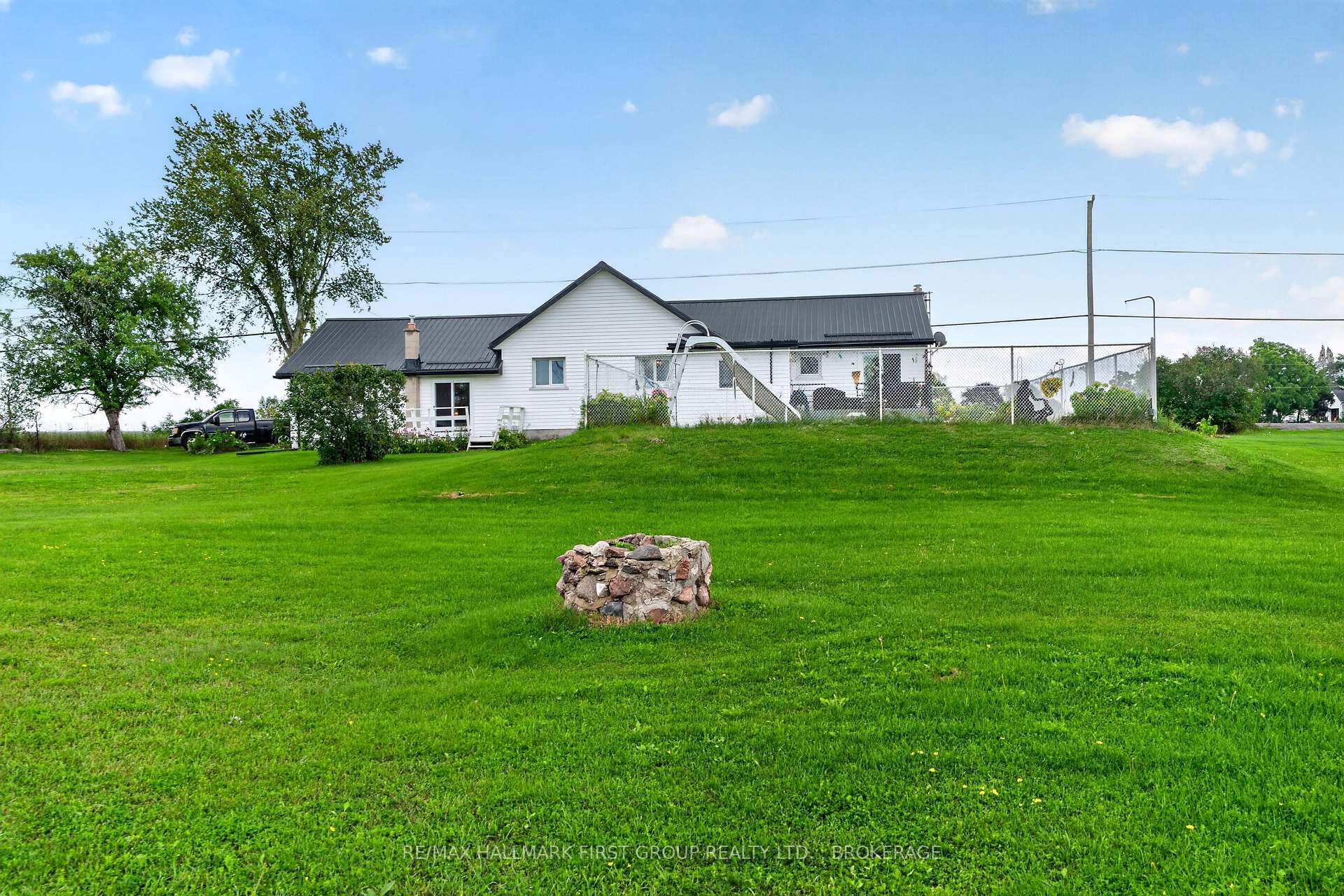 Photo 35 of 907 Millhaven Road, Loyalist, Lennox and Addington - South — HOMEH