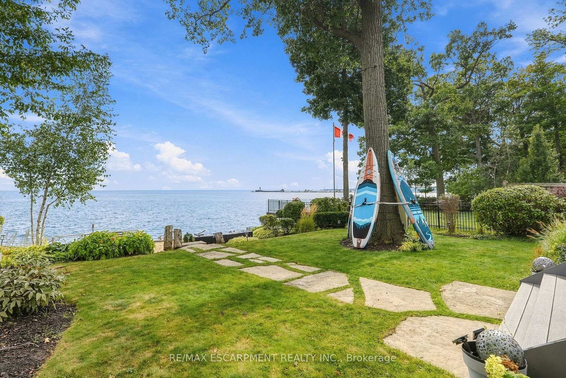 Photo 3 of 54 Cumberland Drive, Mississauga, Port Credit — HOMEH