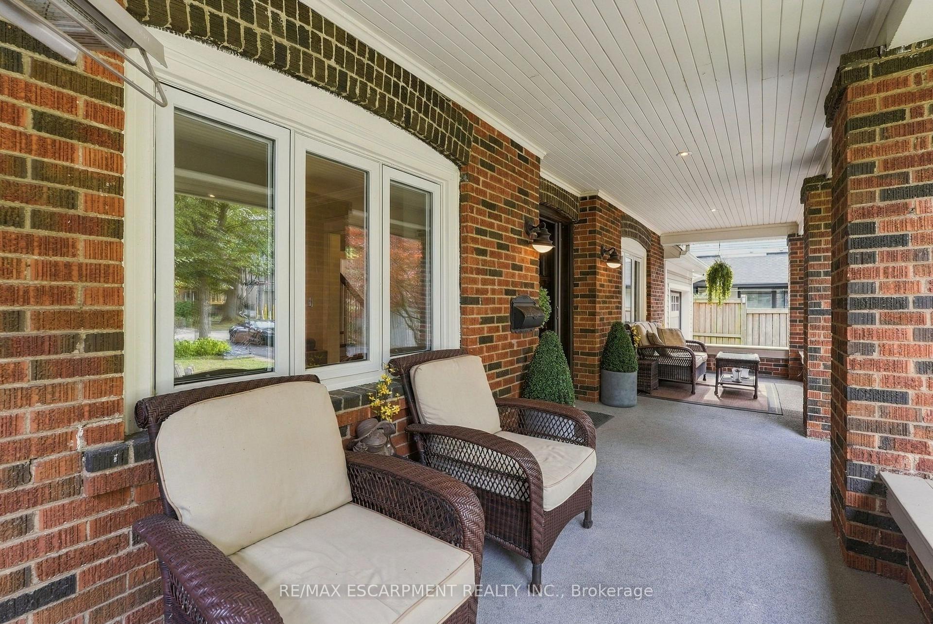 Photo 8 of 54 Cumberland Drive, Mississauga, Port Credit — HOMEH