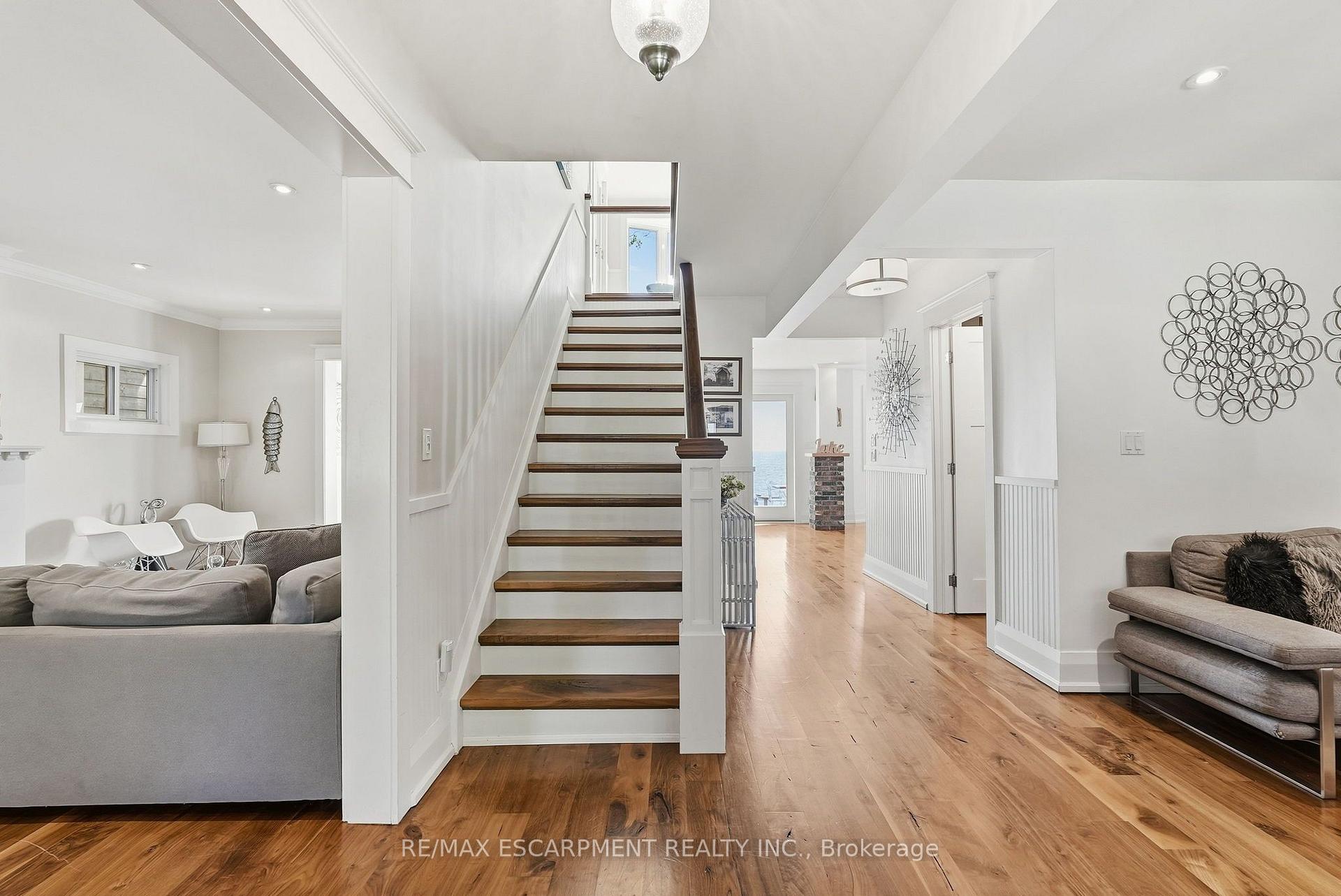 Photo 10 of 54 Cumberland Drive, Mississauga, Port Credit — HOMEH