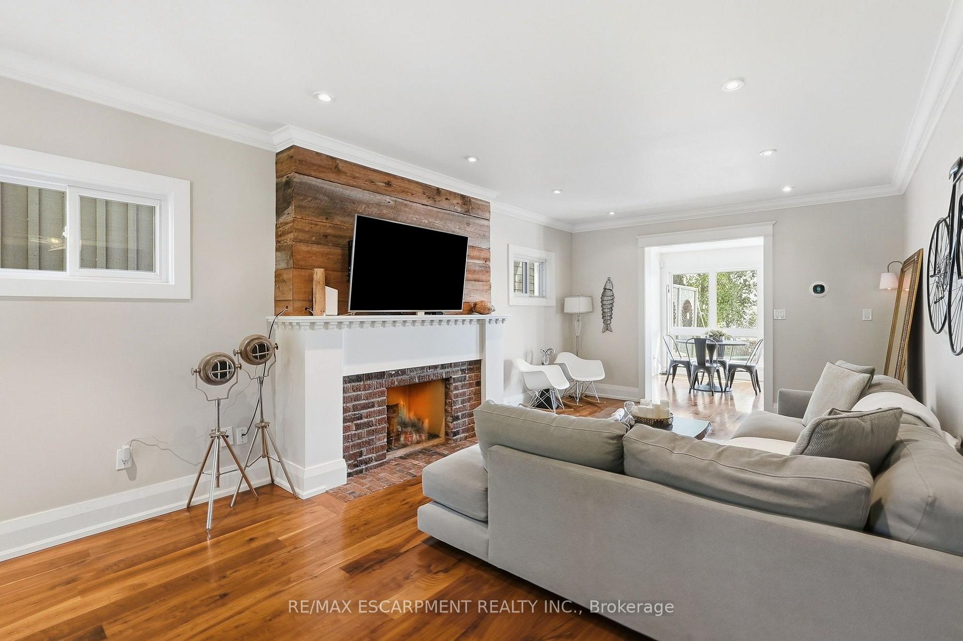 Photo 12 of 54 Cumberland Drive, Mississauga, Port Credit — HOMEH