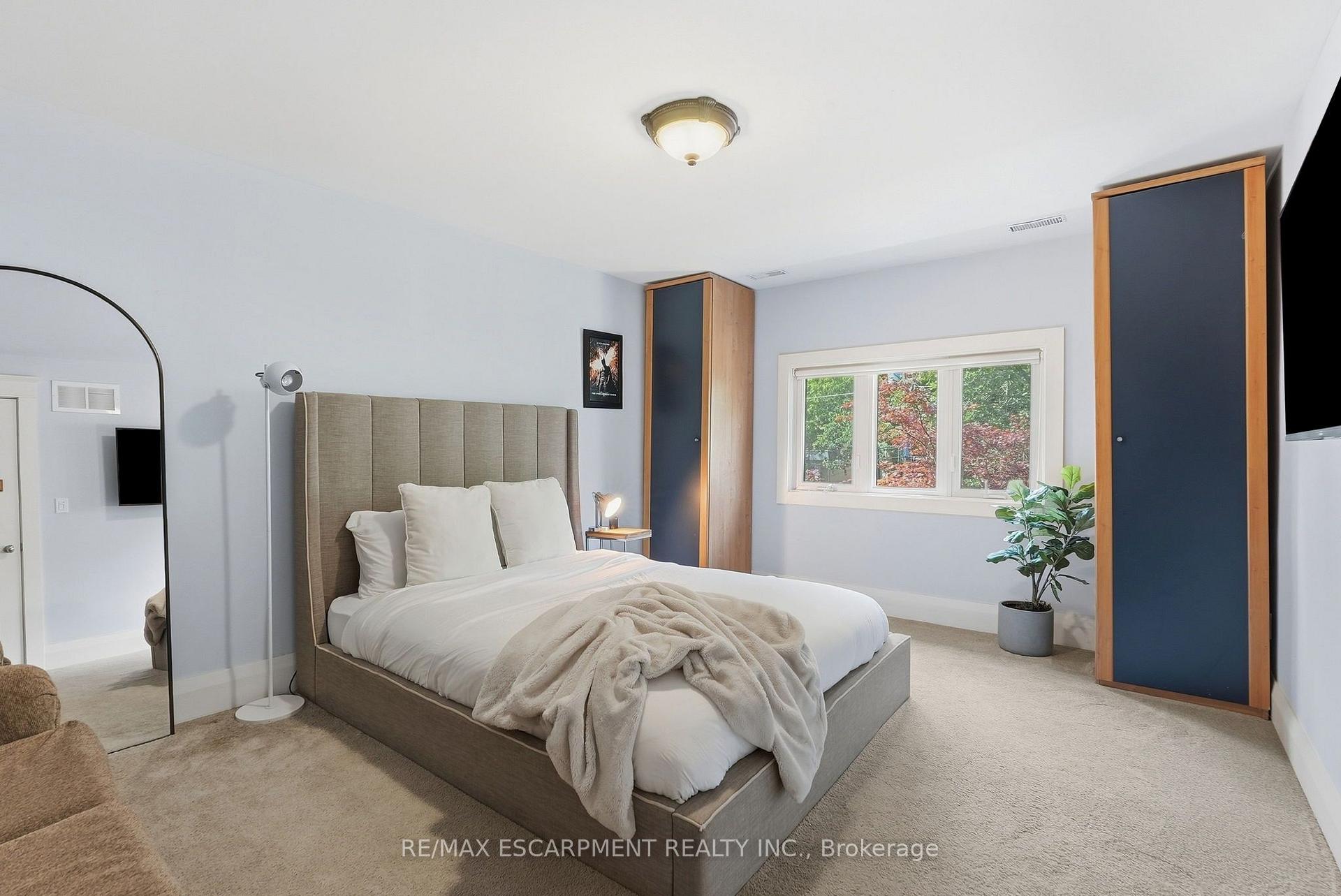 Photo 37 of 54 Cumberland Drive, Mississauga, Port Credit — HOMEH
