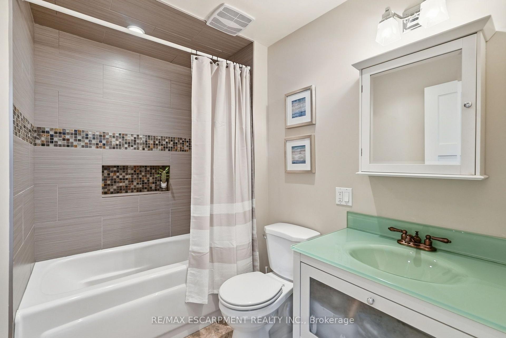 Photo 39 of 54 Cumberland Drive, Mississauga, Port Credit — HOMEH