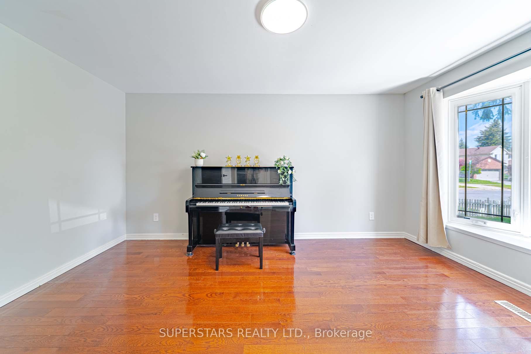 Photo 14 of 28 Bramblebrook Avenue, Scarborough, Milliken — HOMEH