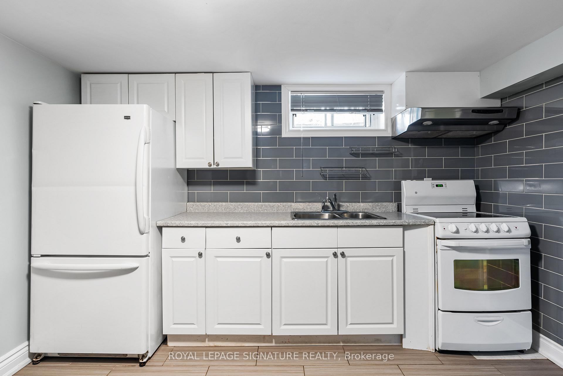 Photo 4 of Unit Lower, 112 Foch Avenue, Etobicoke, Alderwood — HOMEH