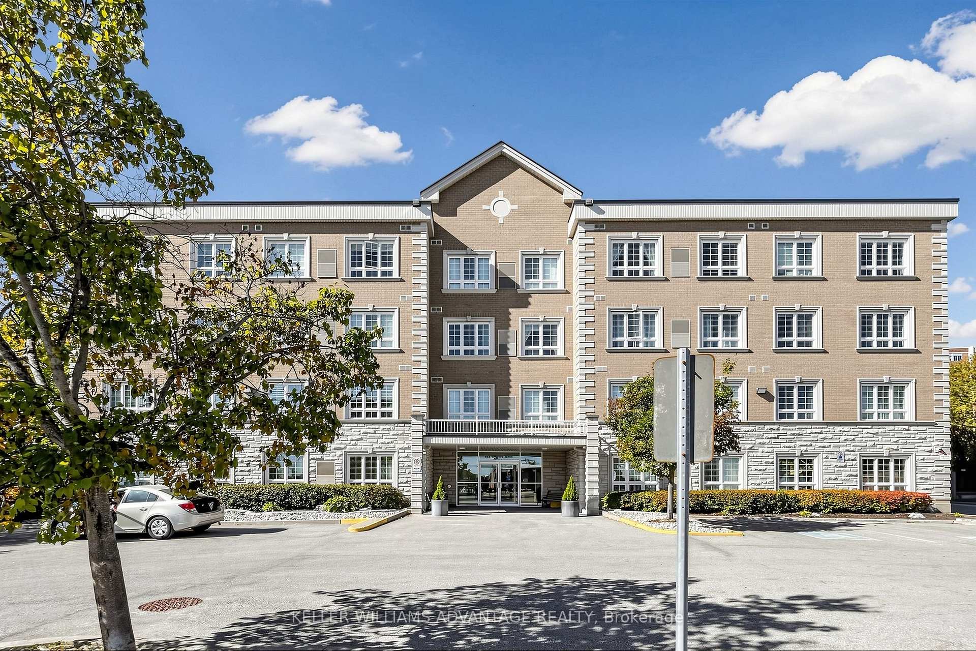 Photo of Unit 407, 112 Simcoe Road
