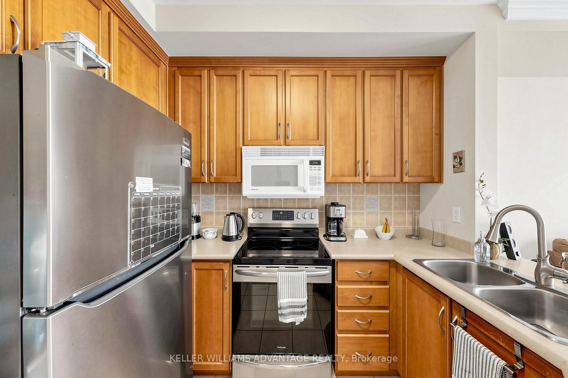 Photo 6 of Unit 407, 112 Simcoe Road, Bradford West Gwillimbury, Bradford — HOMEH