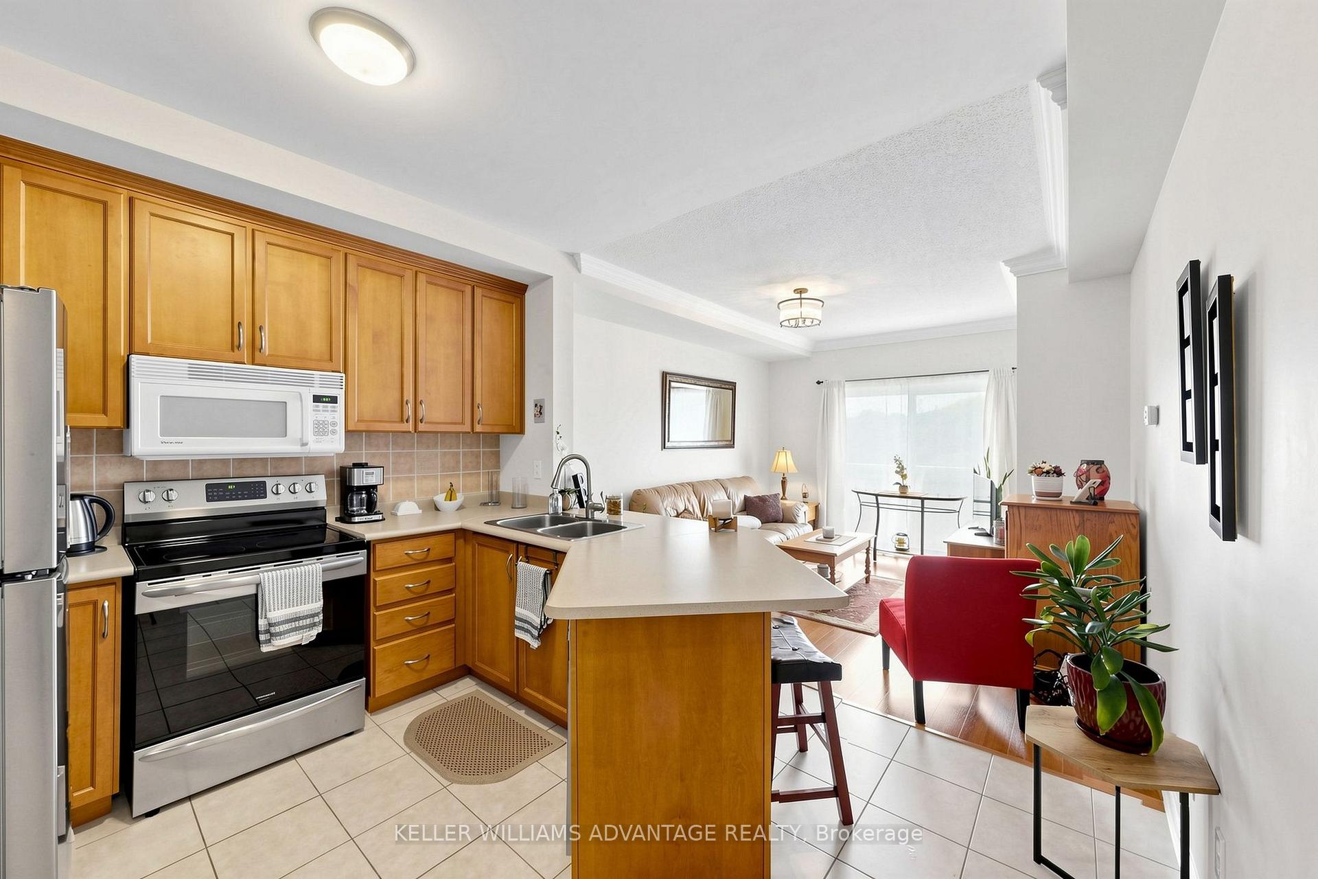 Photo 8 of Unit 407, 112 Simcoe Road, Bradford West Gwillimbury, Bradford — HOMEH