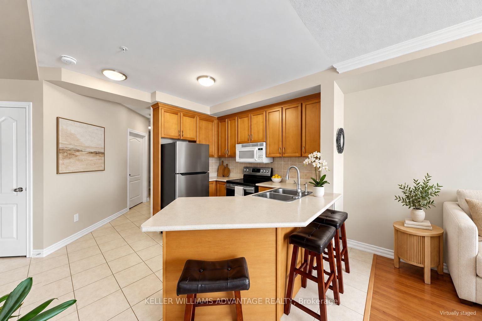 Photo 7 of Unit 407, 112 Simcoe Road, Bradford West Gwillimbury, Bradford — HOMEH