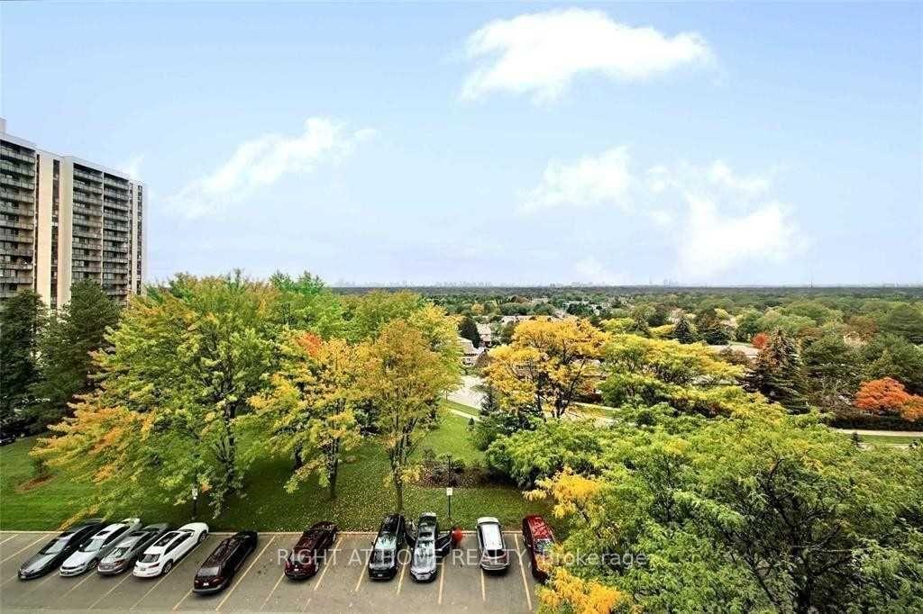 Photo 4 of Unit 1503, 177 Linus Road, North York, Don Valley Village — HOMEH
