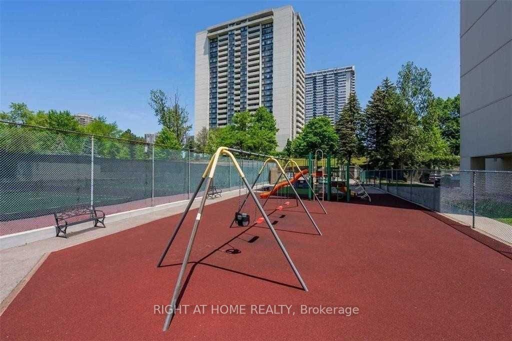 Photo 5 of Unit 1503, 177 Linus Road, North York, Don Valley Village — HOMEH