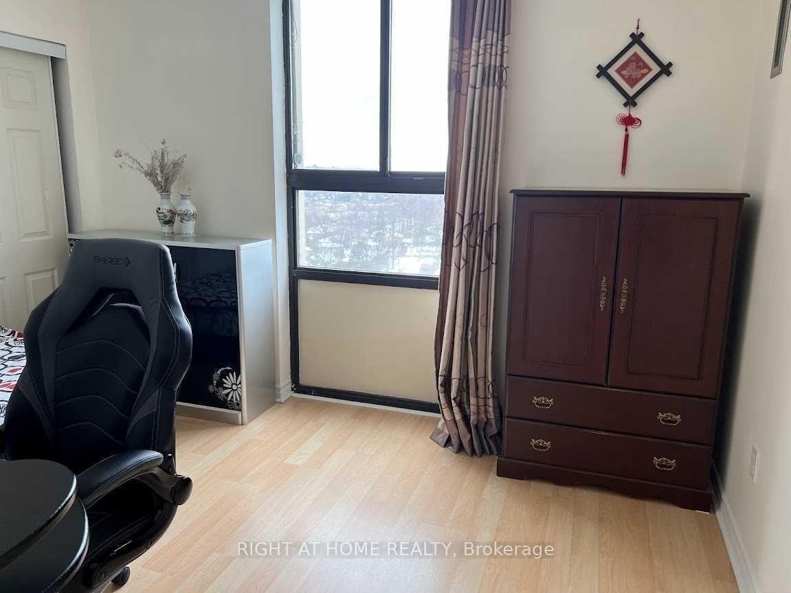 Photo 11 of Unit 1503, 177 Linus Road, North York, Don Valley Village — HOMEH