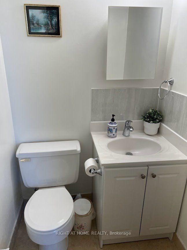 Photo 13 of Unit 1503, 177 Linus Road, North York, Don Valley Village — HOMEH